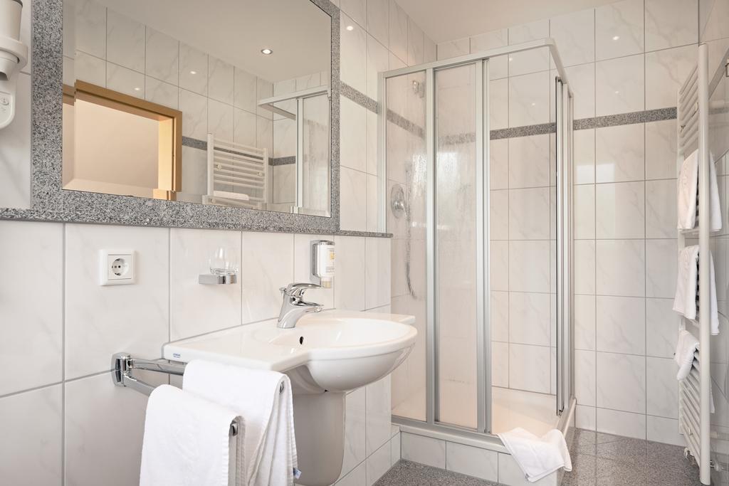 Hotel Heuboden Умкирх Экстерьер фото