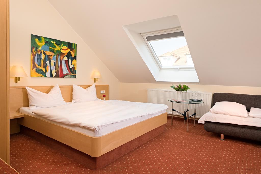 Hotel Heuboden Умкирх Экстерьер фото